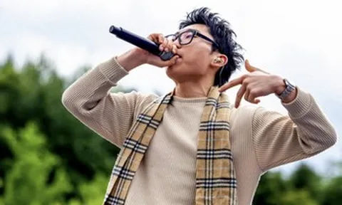 Nam ca sĩ 22 tuổi vừa bị bắt tạm giam là ai?