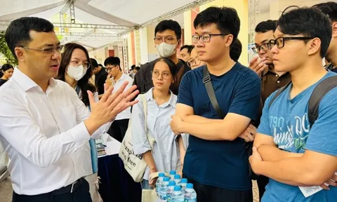 Áp lực cơm, áo với sinh viên ngành Y