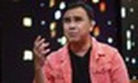 Quyền Linh: Tuổi thơ cơ cực ở nhà lá, chỉ dám ăn cơm chay 7 nghìn đồng, đến khi nổi tiếng vẫn giữ thói quen đi dép tổ ong