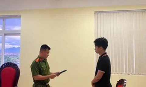 Công an điều tra số tiền hơn 5,3 tỷ đồng chuyển khoản trong nhiều lần: Bắt Trương Minh Hiếu SN 2005