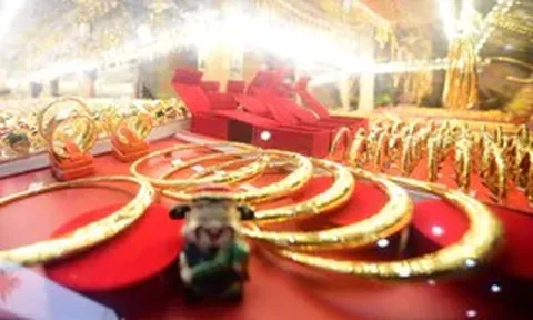 Giá vàng hôm nay 29-9: Vàng thế giới lao dốc, mất hơn 150 USD chỉ trong một ngày