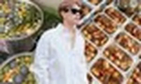 Sao nam Vbiz từng nổi tiếng là "quý ông" nay bán chè trôi nước, thịt kho rệu giao bằng xe ô tô khắp TP.HCM