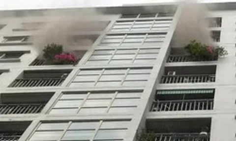 Cháy chung cư ở Hà Nội lúc rạng sáng