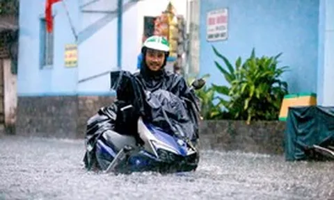 Hà Nội se lạnh, miền Trung mưa lớn tới cuối tuần