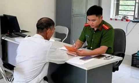 Vừa nhận cuộc gọi báo kiểm tra toàn bộ tiền tiết kiệm 120 triệu đồng, người đàn ông lập tức có mặt tại đồn công an ở Thái Nguyên để làm việc