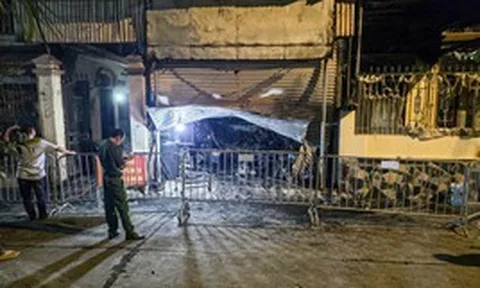 Hiện trường vụ cháy cửa hàng sửa xe máy làm 2 người tử vong ở Hà Nội