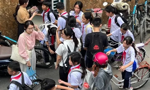 Vật vã học thêm để thi trường chuyên, lớp chọn
