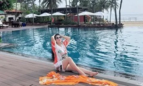 Nữ hoàng nhạc đỏ là mẹ đơn thân 4 con: "Em vẫn ở đây… bình yên chờ người"