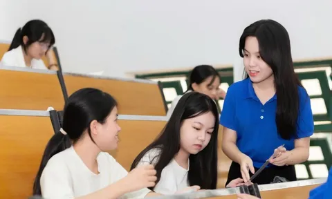Một trường hỗ trợ 150 triệu cho sinh viên xuất sắc về làm việc