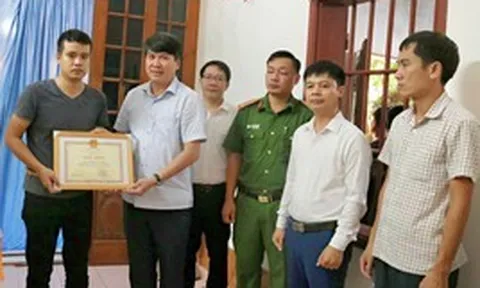 Truy tặng giấy khen cho người hy sinh tính mạng cứu 2 thiếu niên ở Ninh Bình