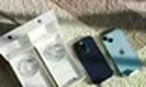 Vì sao iPhone ở Việt Nam phải bóc seal, kích hoạt ngay?  iPhone nhanh hết pin vì tính năng ít người để ý