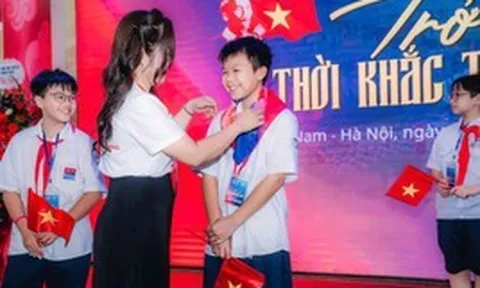Chương trình "Trở về thời khắc thiêng liêng" hút hơn 3000 người tham dự