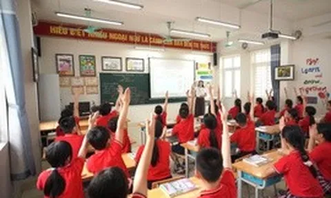 Tiếng Anh theo nhu cầu người học vẫn được thu phí – Thông tư 85 quy định như thế nào?
