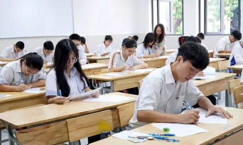 12 học sinh lớp 11 là thủ khoa thi học sinh giỏi của Hà Nội