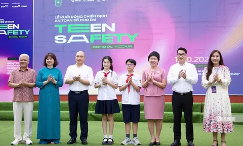 Trang bị “kháng thể số” cho trẻ em thay vì ngăn trẻ lên mạng