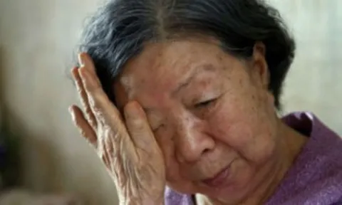 Bố mẹ nghỉ hưu chắt bóp từng đồng cho con trai, chết lặng khi thấy thông gia đi du lịch sang chảnh