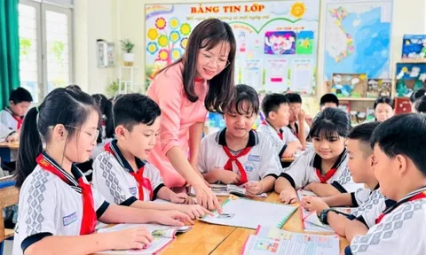 Bộ Nội vụ đề nghị giảm biên chế quản lý, tăng giáo viên đứng lớp