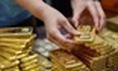 Người mua vàng đầu tuần có thể lỗ tới 8,1 triệu đồng/lượng, mua ở đỉnh lỗ hơn 52 triệu