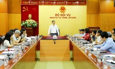 Ưu tiên điều chuyển cán bộ trước khi đề xuất điều chỉnh biên chế