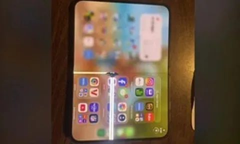 Chủ iPhone Duo tố bị từ chối bảo hành dù máy hỏng màn hình chỉ sau 3 giờ