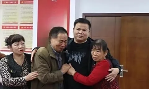 37 năm rong ruổi tìm con mất tích, vợ chồng già bật khóc ngày đoàn tụ