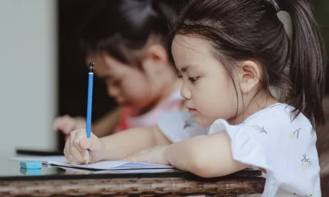 'Món nợ' thành tích của những đứa trẻ mới học hết tiểu học