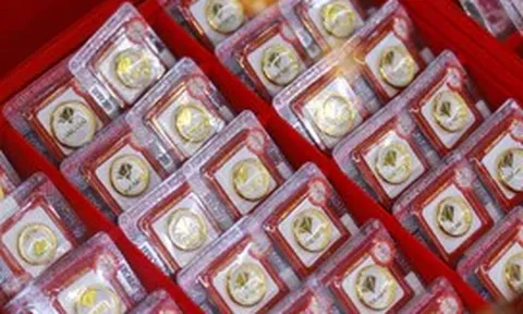 Tối nay giá vàng lại giảm, thử thách mốc 4.000 USD/ounce
