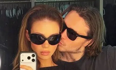 Brooklyn Beckham đáp trả