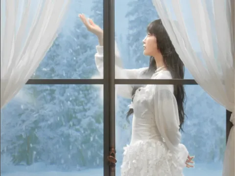 Juky San đẹp e ấp và dịu dàng trong 2 đoạn teaser thông báo trở lại, khán giả không khỏi tò mò