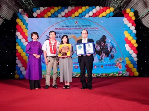 Lễ kỷ niệm 22 năm ngày thành lập Trung tâm Nhân đạo Quê Hương (TP Dĩ An, tỉnh Bình Dương)