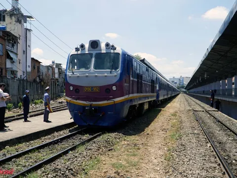 Ga Sài Gòn ra mắt đoàn tàu chất lượng cao SE21/22 (chặng Sài Gòn - Đà Nẵng)