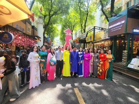 Ngày Hội áo dài TPHCM năm 2025 với chủ đề "Áo Dài Tri Ân" chính thức khai mạc