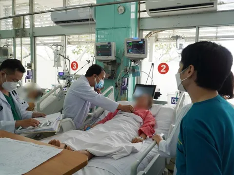 Làm đẹp 'nâng cấp' mặt và ngực, nữ bệnh nhân chết lâm sàng rồi may mắn được cứu sống