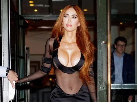 Megan Fox suýt gặp sự cố với trang phục hở bạo