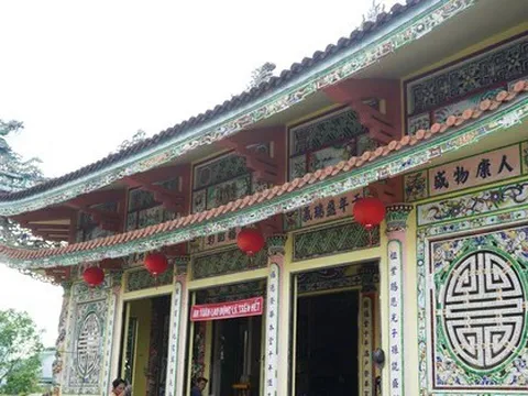 Sau dịch chuyển quốc tự tại Huế, ‘thần đèn’ Nguyễn Văn Cư tái xuất cứu nhà thờ bị lún
