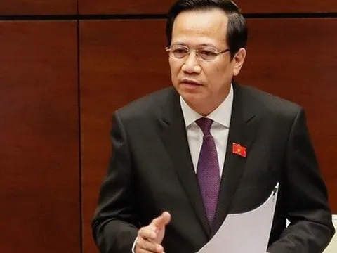 Bộ trưởng Đào Ngọc Dung trả lời chất vấn về nhân lực, việc làm, bảo hiểm xã hội...