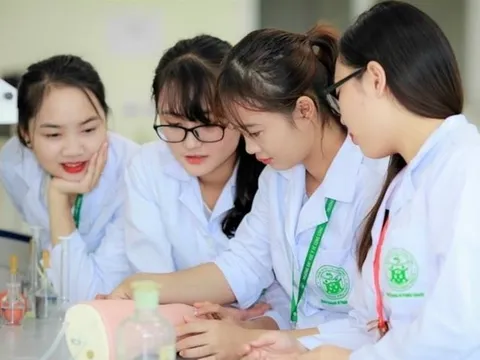 Tranh cãi xét tuyển y khoa bằng môn Văn: Bộ Y tế lên tiếng