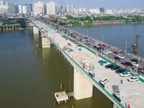 Hợp long cầu Vĩnh Tuy 2 trị giá hơn 2.500 tỷ đồng ở Hà Nội