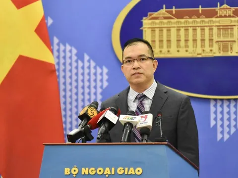Yêu cầu rút ngay tàu Hướng Dương Hồng 10 khỏi vùng biển Việt Nam