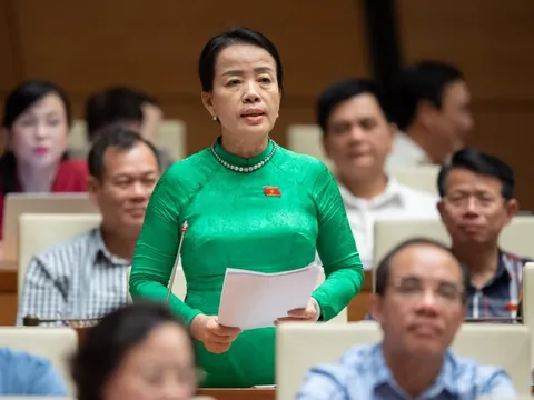 Đại biểu Nguyễn Thị Kim Thúy: Điều đáng lo nhất trong chọn SGK là thiếu minh bạch, khách quan