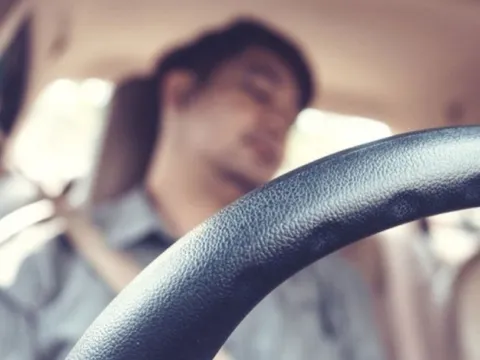 Hải Phòng: Ba bố con bị ngạt trong ô tô, một người tử vong