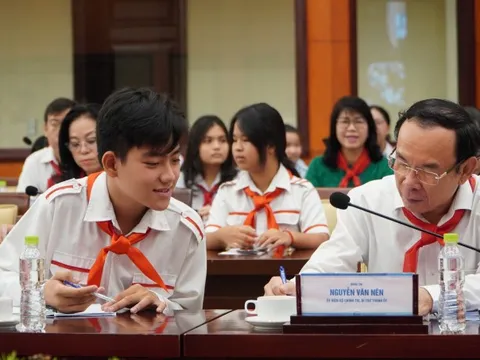 Bí thư Nguyễn Văn Nên gặp gỡ, lắng nghe thiếu nhi