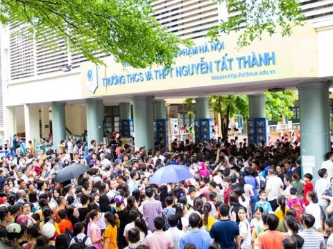 Thí sinh dự thi vào lớp 6 trường THCS&THPT Nguyễn Tất Thành đông kỷ lục