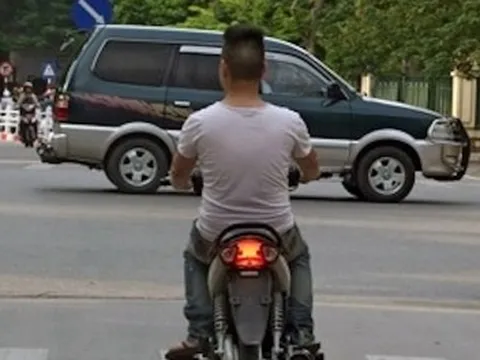 Đi xe máy không biển số bị phạt bao nhiêu tiền?