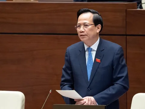Bộ trưởng Đào Ngọc Dung: Ăn cơm công nhân mới hiểu sao người lao động buộc phải về quê