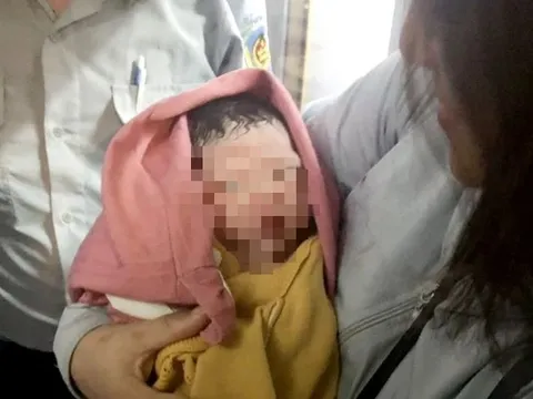Tiếp viên đường sắt Sài Gòn hỗ trợ sản phụ sinh bé gái an toàn trên tàu