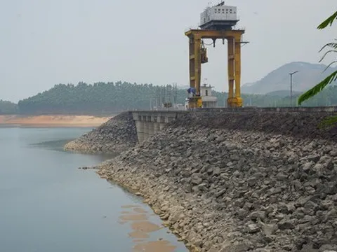 Nhiều nhà máy thủy điện dừng hoạt động do thiếu nước