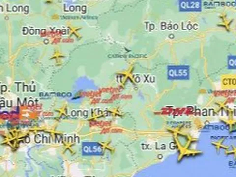 Hàng trăm chuyến bay bị ảnh hưởng do mưa dông tại sân bay Tân Sơn Nhất