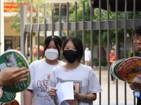 Thi vào 10 Hà Nội: Giáo viên dự báo phổ điểm trung bình môn Ngữ văn từ 7-8