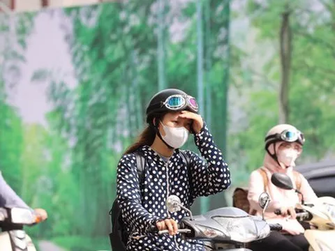 Miền Trung, miền Bắc đón nắng nóng gay gắt